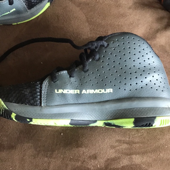 youth basketball shoes - Picture 7 of 10